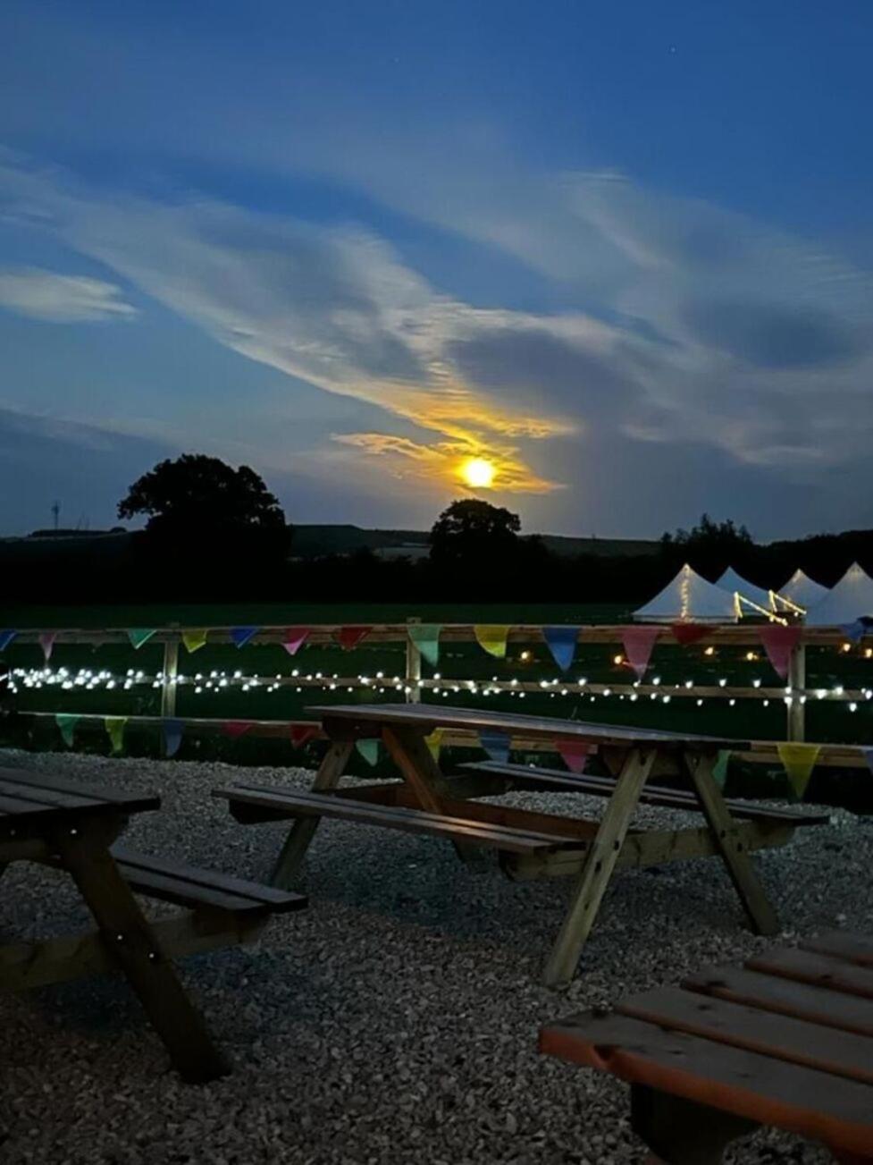Country View Camping Bratton Eksteriør bilde